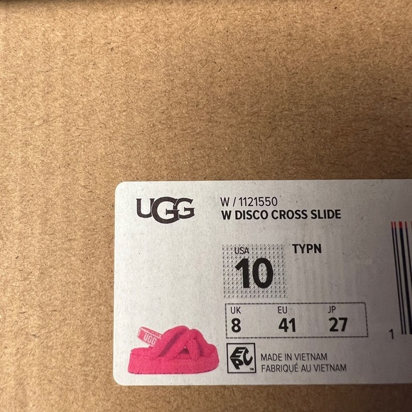 Popular Ugg slippers - Picture 2 of 6